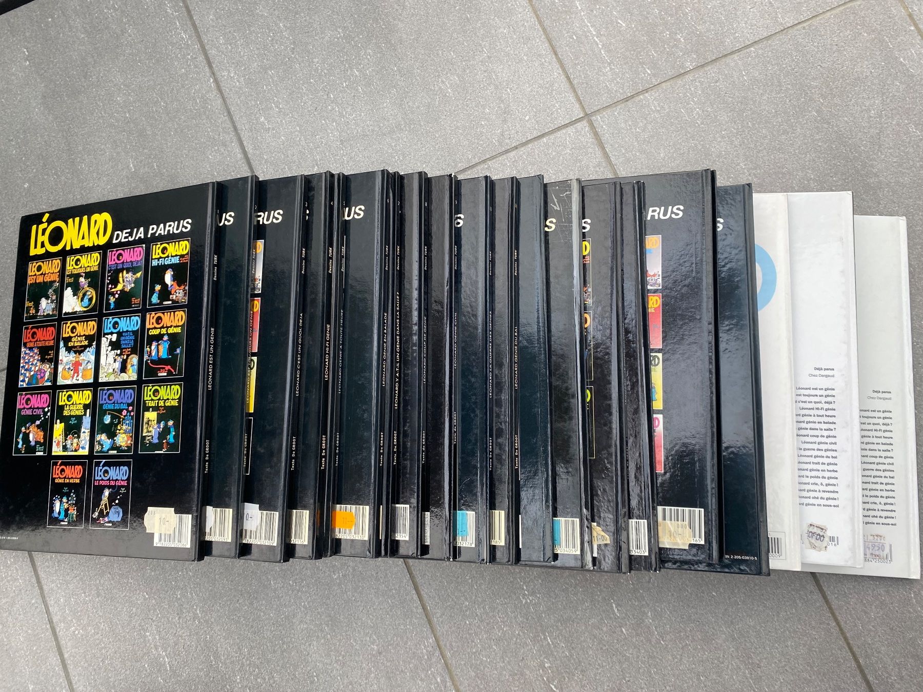 Fumetti: Lot BD Léonard - Collection T1 à T21 – Usato da Plan-les-Ouates venduto da Salvatore1995 4