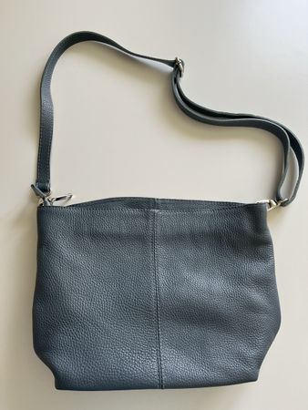 Umhängetasche Leder hellblau
