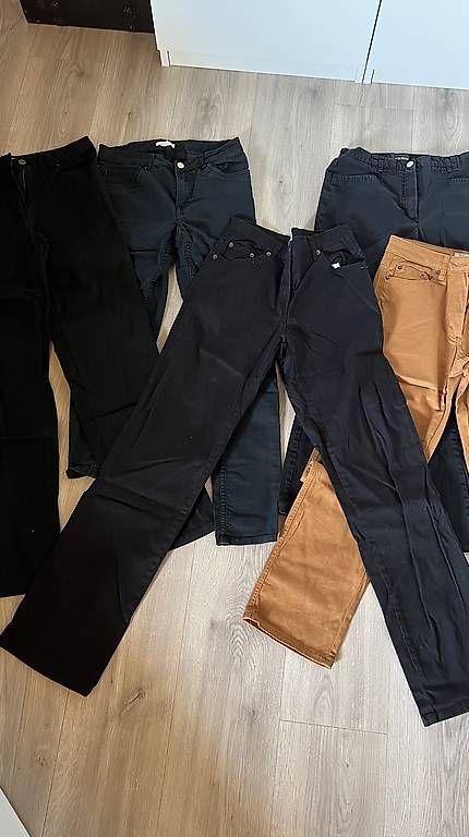 H&M Pantalons: 5 Jeans – D'occasion à Ringgenberg BE par kat_n5w8