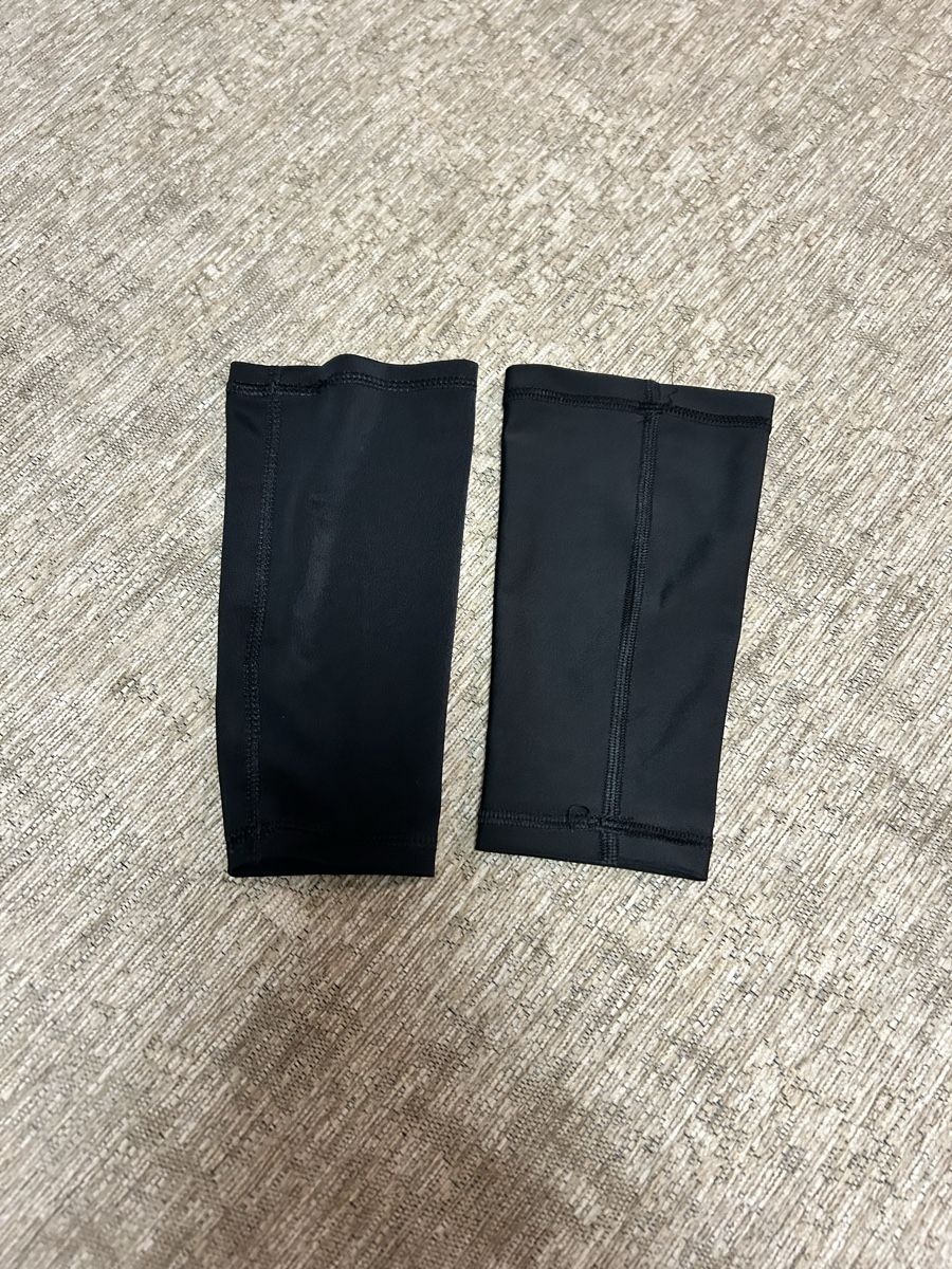 Strümpfe & Strumpfhosen: Manchons de compression Puma noir pour foot – Gebraucht aus St-George von elena27 1