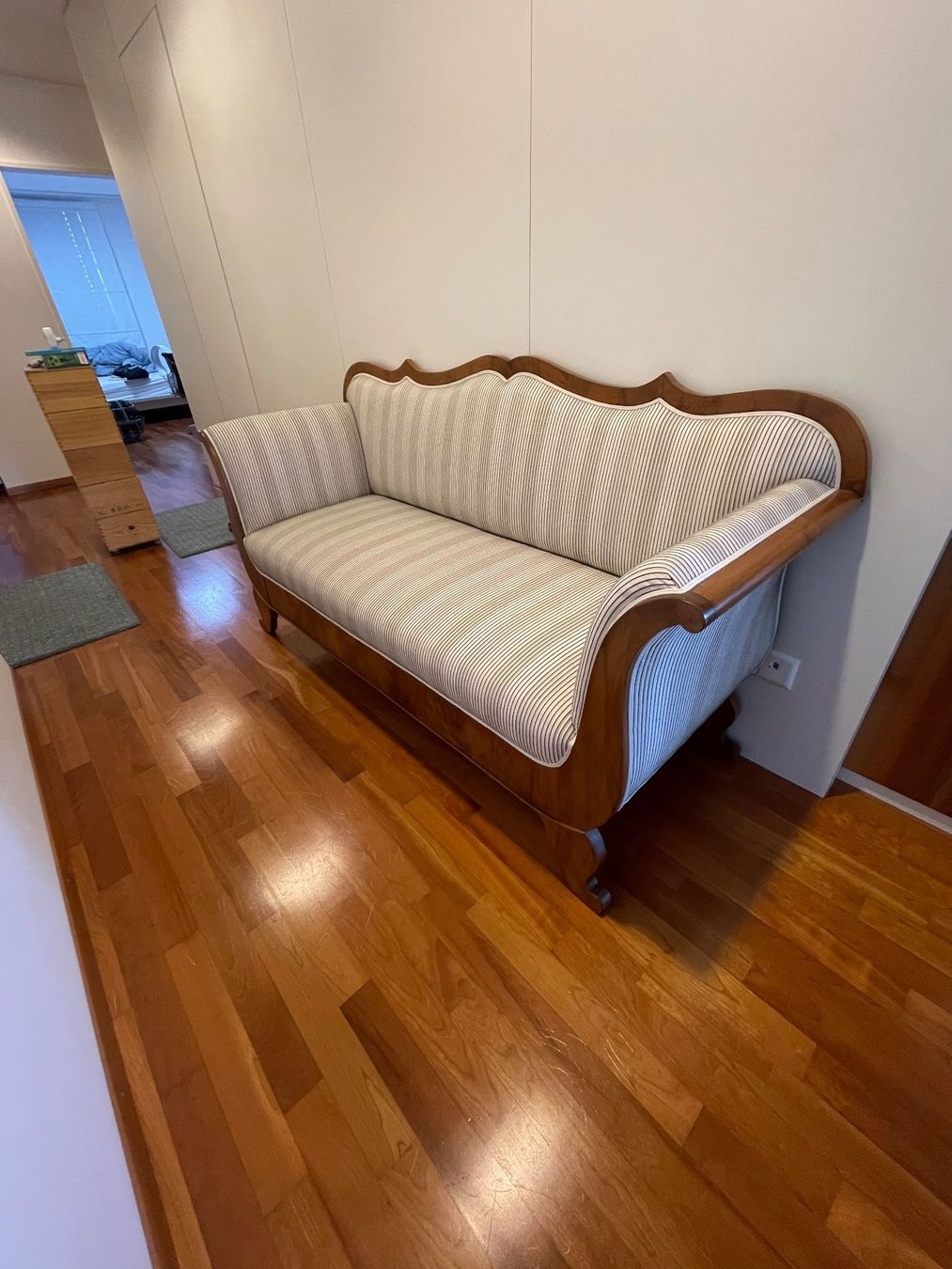 Divani: Biedermeier Sofa restauriert – Usato da Luzern venduto da Txavi 2