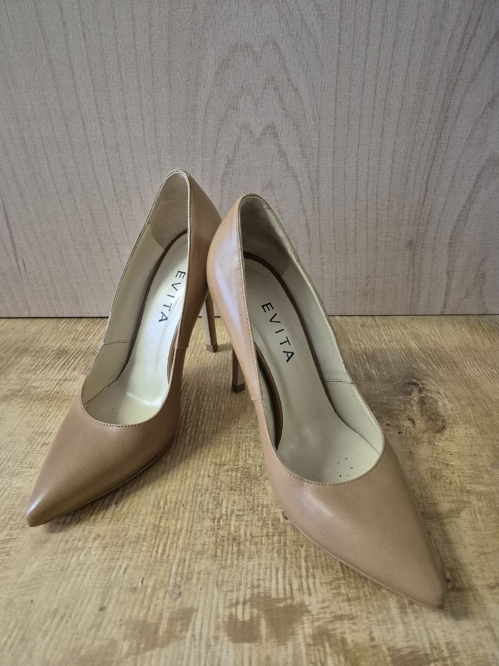 Scarpe da donna: Edle Evita Pumps, Grösse 36, Nude-Ton – Usato da Wichtrach venduto da kne_62tl