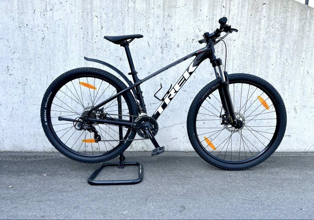 Trek Biciclette: Trek Marlin 4 M Wheel Matte black – Usato da Luzern venduto da HochM16