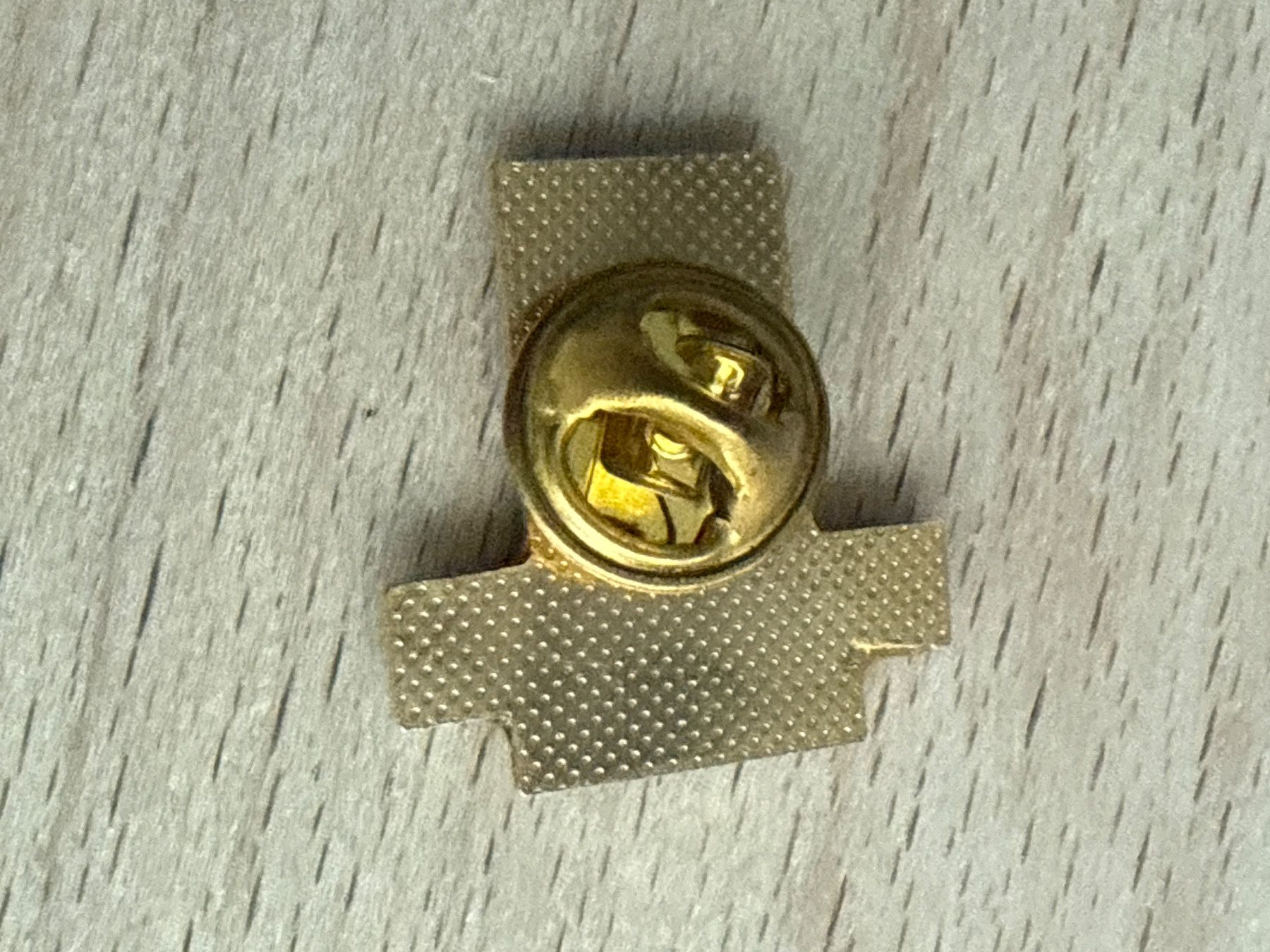 Placchette & Badge: Pin Diamond Back – Usato da Glattbrugg venduto da Schweigmatt 1