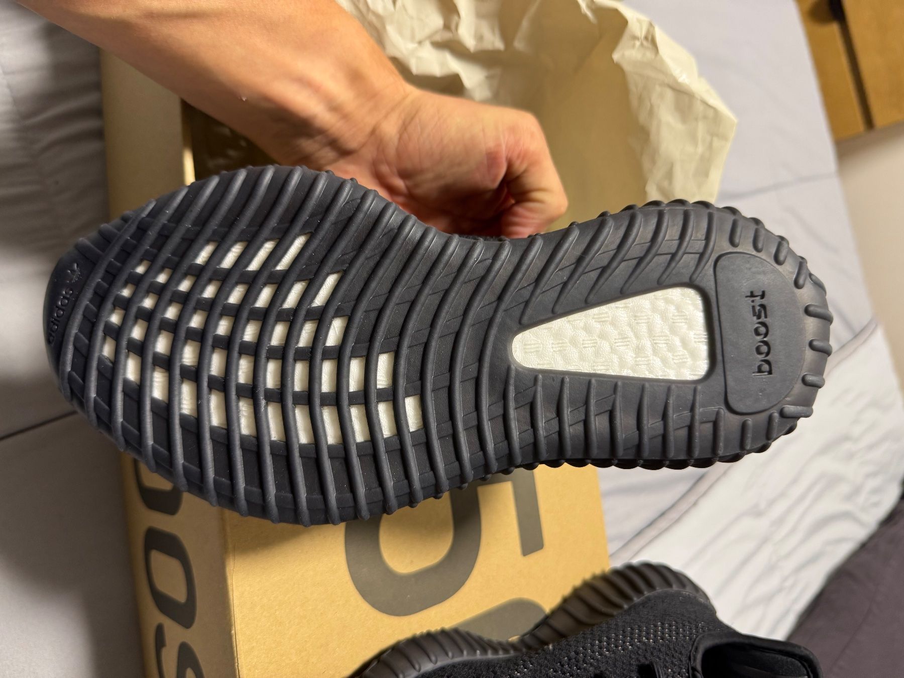 Adidas Chaussures hommes: Adidas Yeezy Boost 350 V2 – Neuf avec emballage d'origine à Mels par grax 2