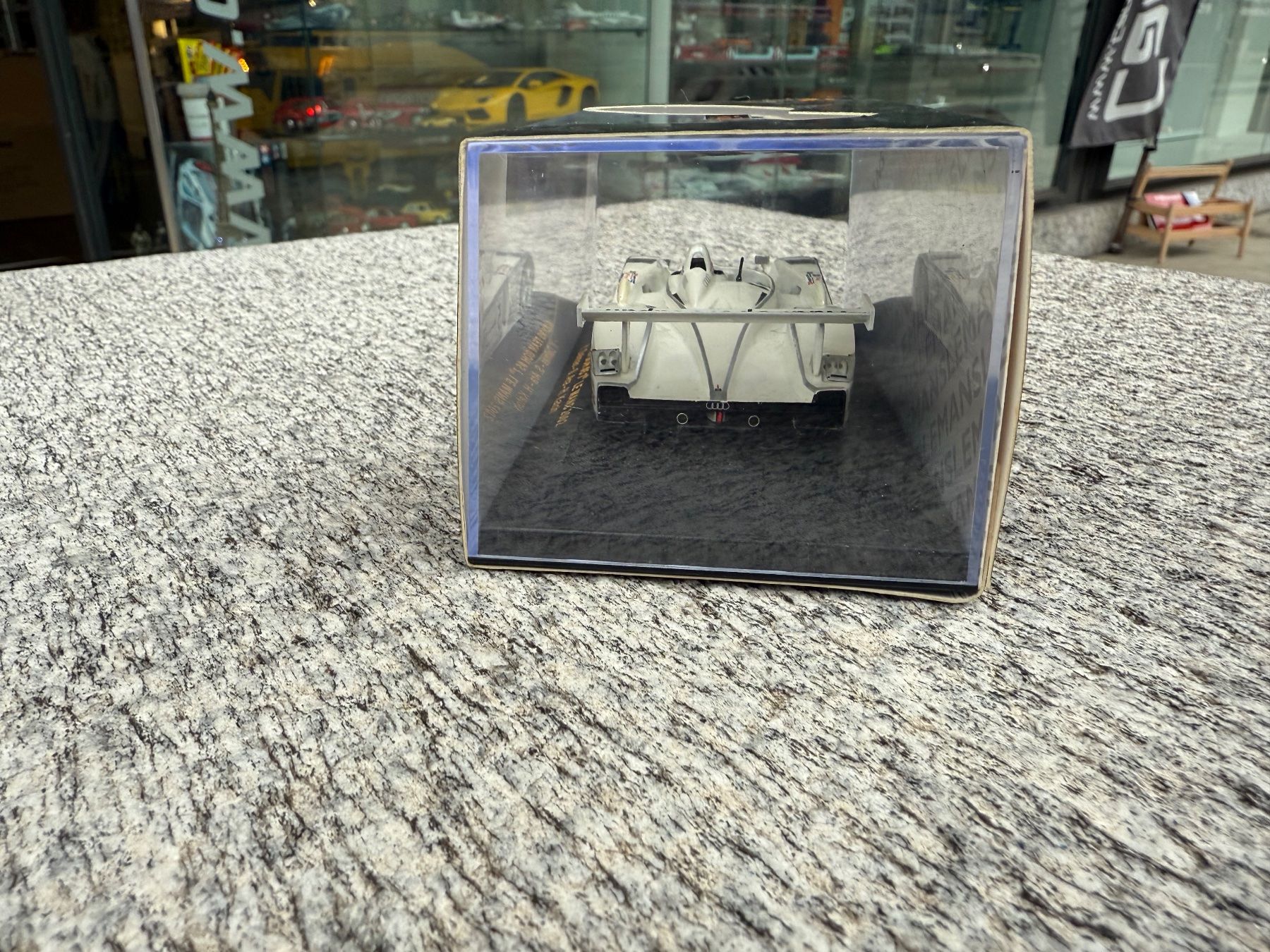 IXO Modellautos: IXO 1:43 Audi R8 Le Mans 2002 LMM036 – Gebraucht aus Chiasso von Carrara-Modellismo 2