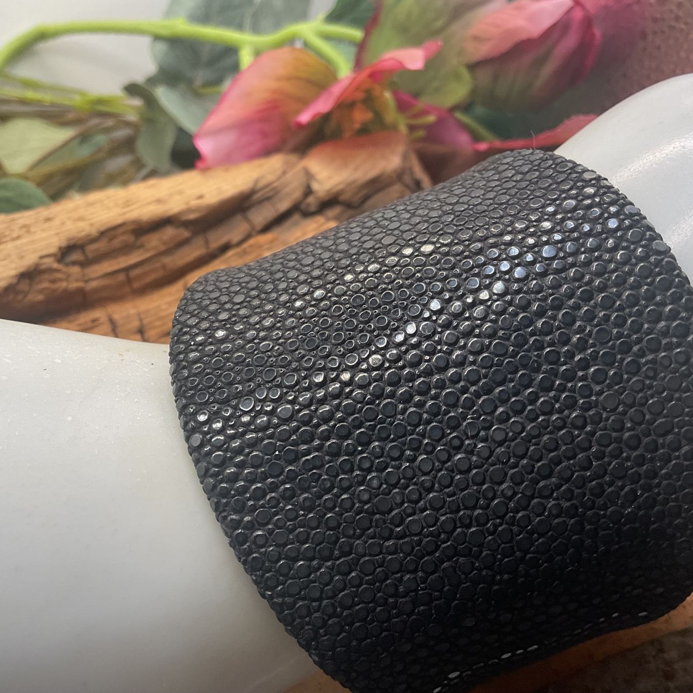 Armbänder & -reifen: Armreif Rochenleder, breit und super apart – Neu (gemäss Beschreibung) aus luzern von Alpendorf1 3