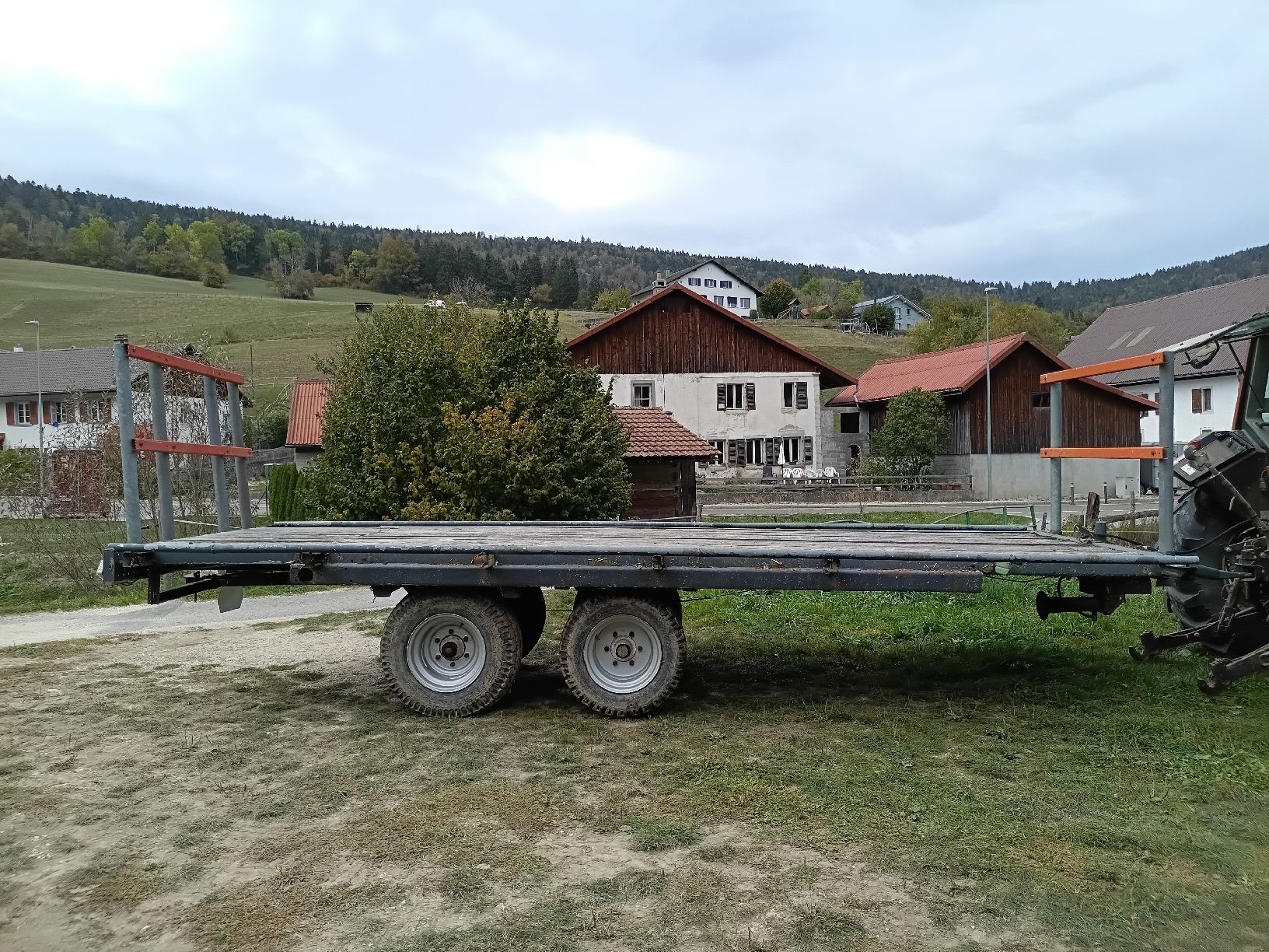 Remorques: remorque plateau 6m  – D'occasion à Saicourt par hannesR12 5