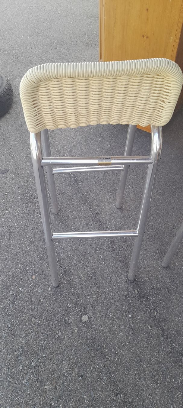 Seggioloni: Barstühle/ Barhocker – Usato da Nesslau venduto da Pina