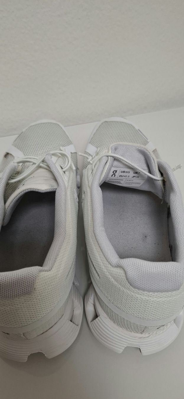 On Damenschuhe: ON CLOUD – Gebraucht aus Embrach von Musti20 2