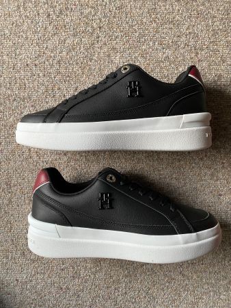 Neuer Tommy Hilfiger Ledersneaker Estefania, Damen, Gr. 39