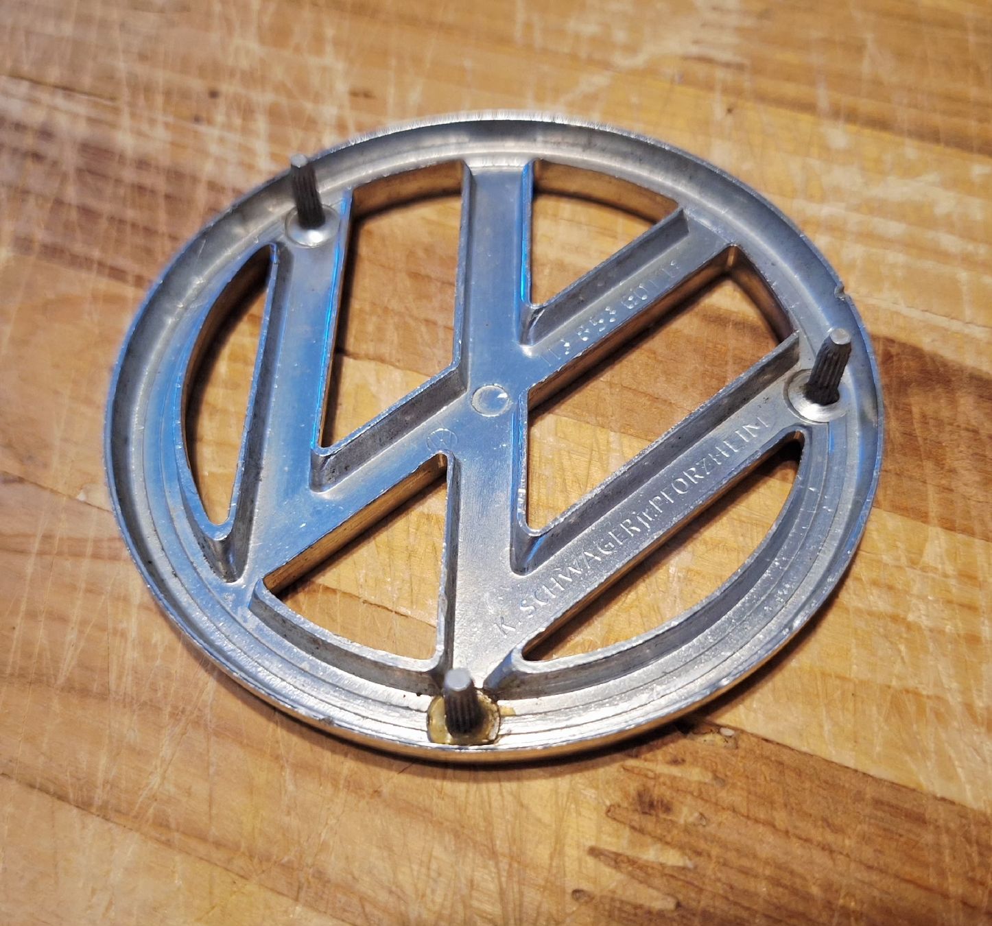 VW Toutes les pièces auto: VW Käfer Emblem – D'occasion à Triesen par BLACKSHEEP75 2