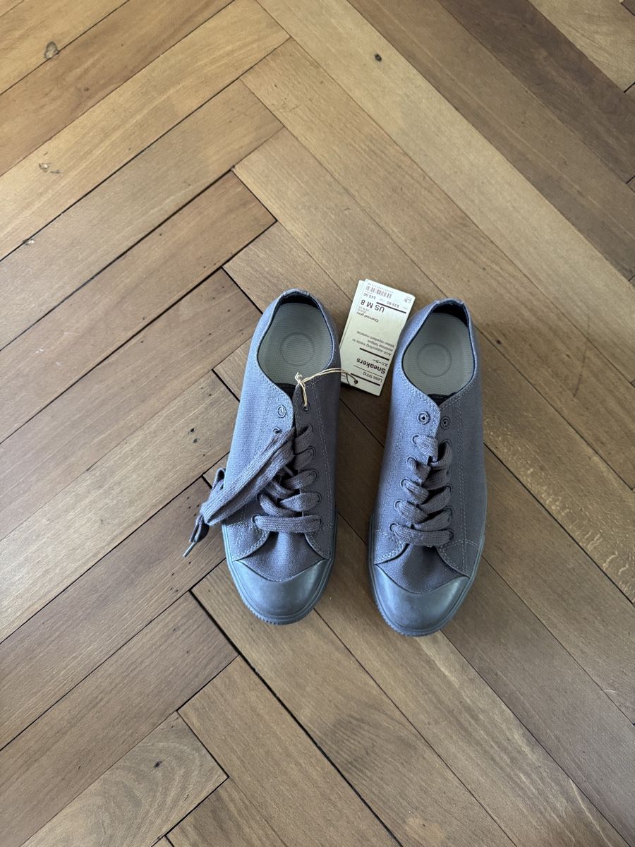 Muji Scarpe da uomo: Muji Grey Sneakers – Nuovo (secondo la descrizione) da Zurich venduto da ric_7zk9 2