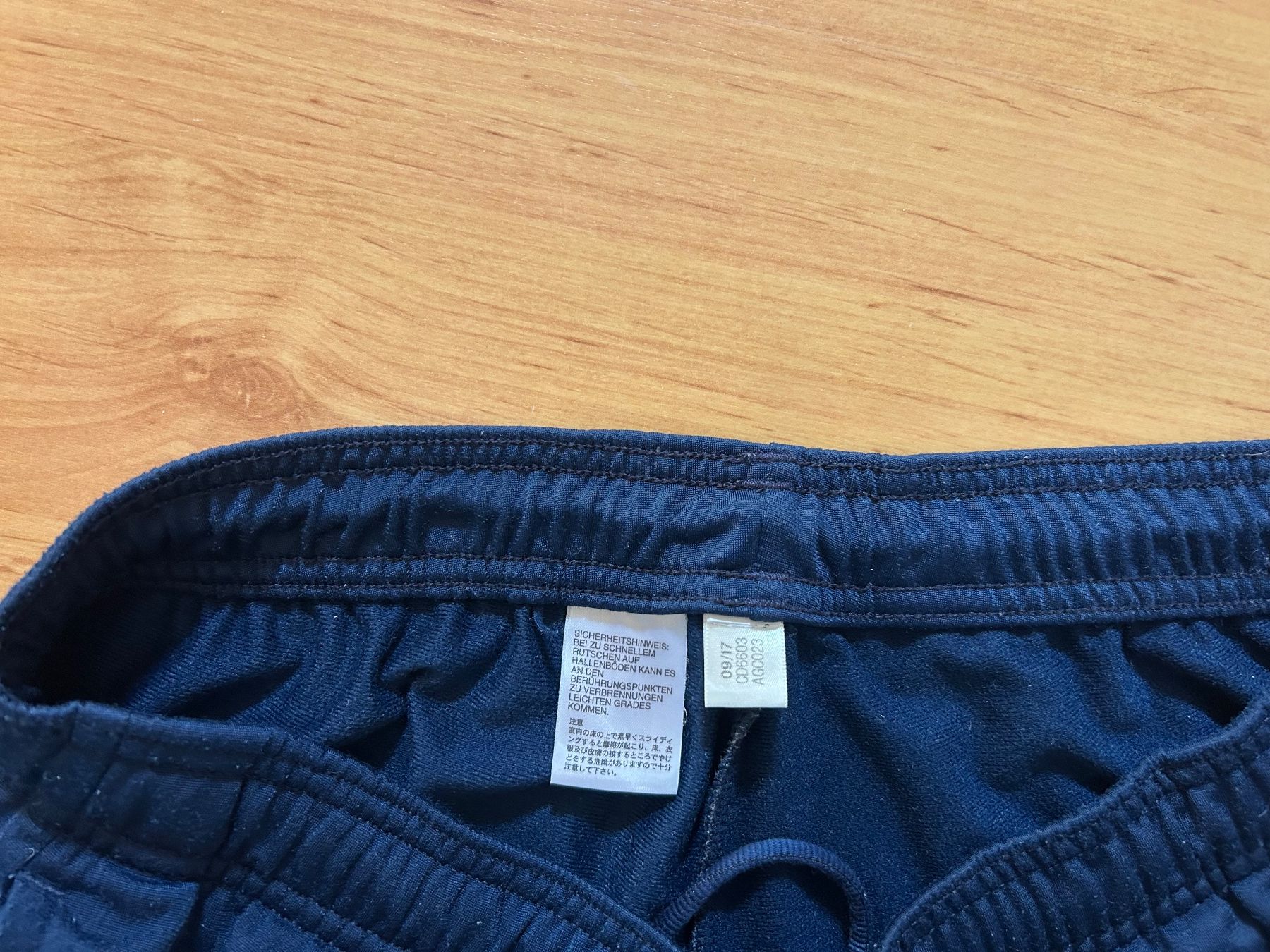 Adidas Completi: Herren Adidas Trainingsanzug XL – Usato da Gutenswil venduto da walker60 7