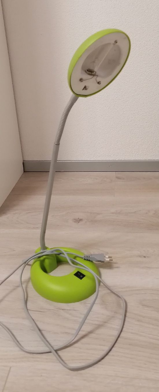 Lampade: Hellgrüne Schreibtischlampe – Usato da Schwarzenegg venduto da musi09