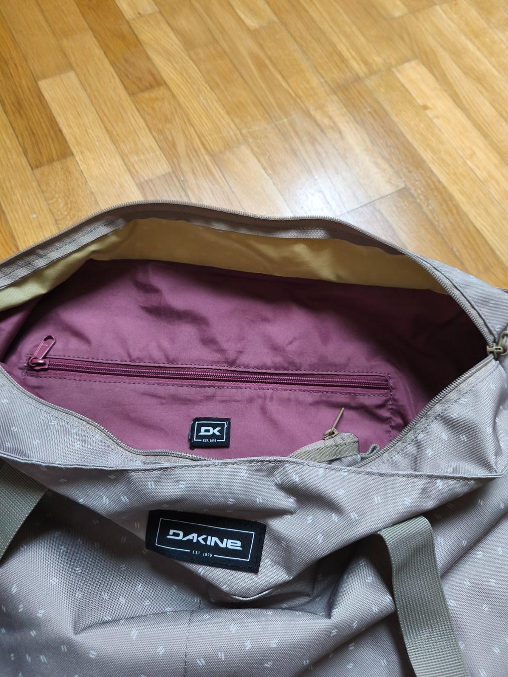 Dakine Borse da donna: Dakine Shopper Gross beige /weiss gemustert – Usato da Uster venduto da zebralino 2