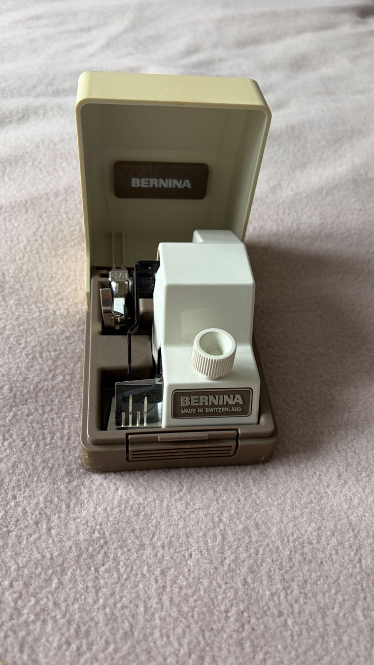 Bernina Macchine da cucire: Bernina Schneidenfuss – Nuovo (secondo la descrizione) da Liestal venduto da Goldart 4