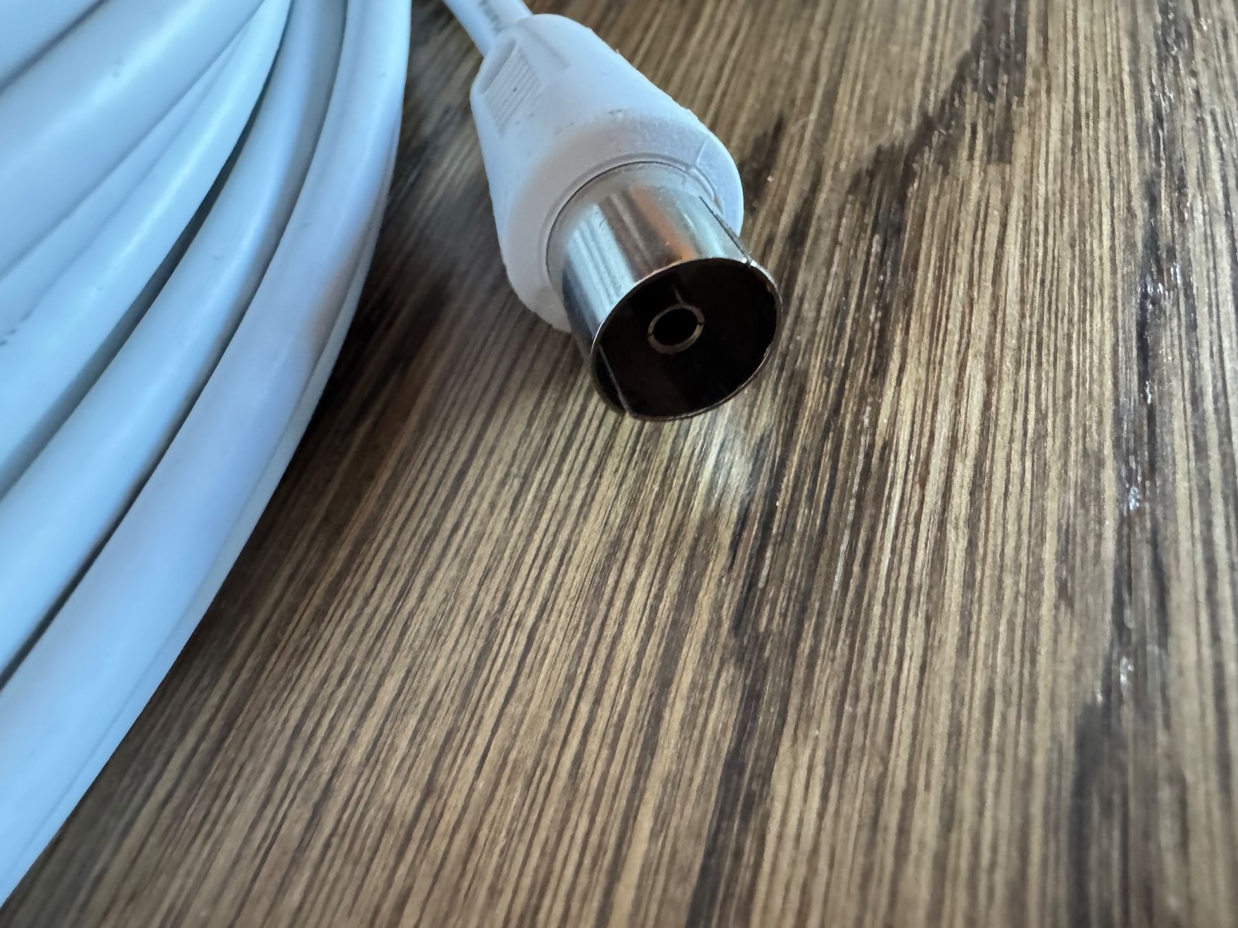 Hama Cavi: Hama Antennen- / TV Kabel 85dB, ca 10m – Usato da Aefligen venduto da Jean.war 1