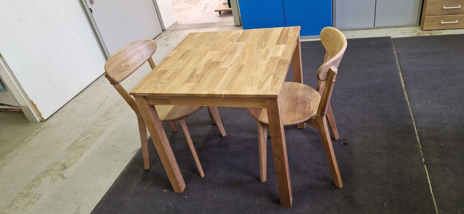 Set di tavolo e panche: Bistrotisch Set Eiche massiv neu – Nuovo e nell'imballaggio originale da Lützelflüh-Goldb venduto da Rampenverkauf_72_ 3