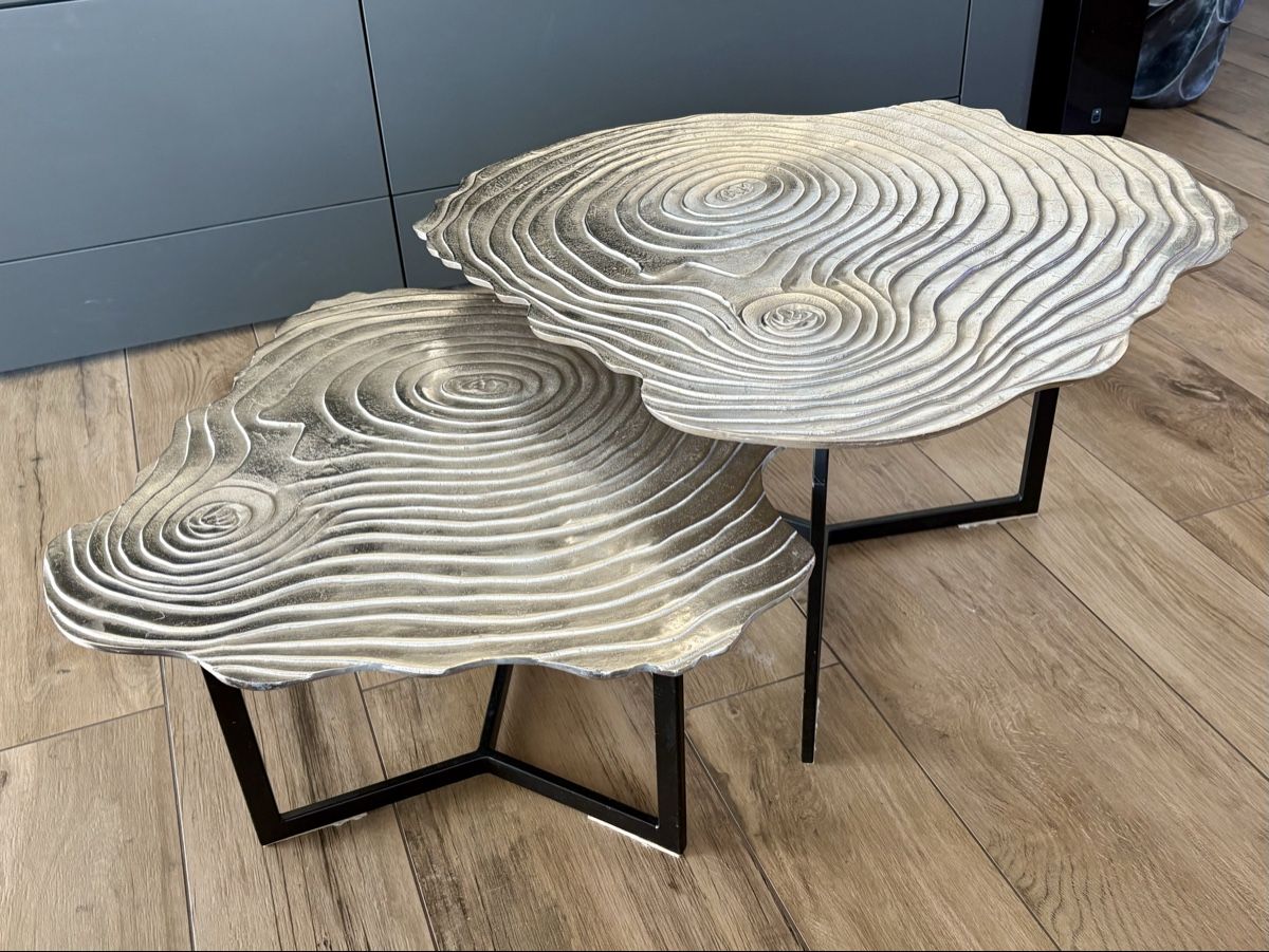 Set di tavolo e panche: Couchtisch / Salontisch 2er-Set – Usato da Fehraltorf venduto da Miramiaui