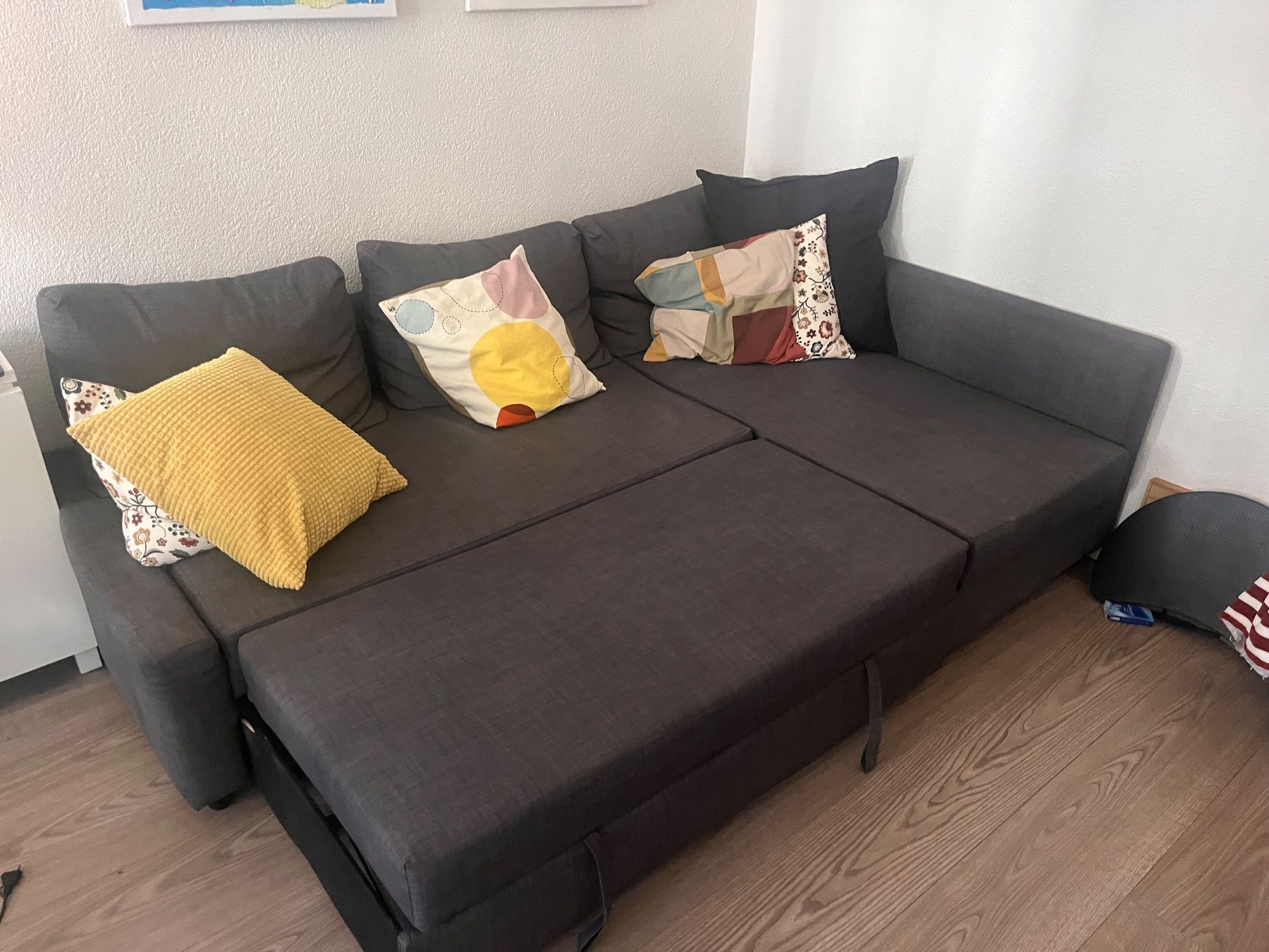 Ikea Divani: Ecksofa mit Bettfunktion und Stauraum Anthrazit – Usato da Zürich venduto da bag_g5xs 1
