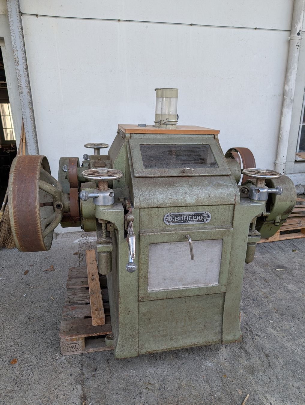 Tutte le macchine: Bühler Walzenstuhl Getreide Mühle – Difettoso da Hinterkappelen venduto da thelars