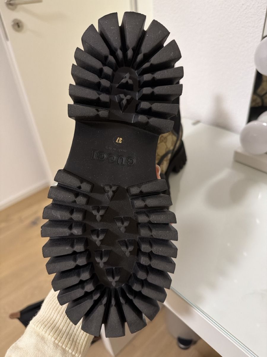 Gucci Scarpe da donna: Gucci Winterstiefel mit Monogramm neuwertig – Nuovo (secondo la descrizione) da St. Gallen venduto da TairiZ 2