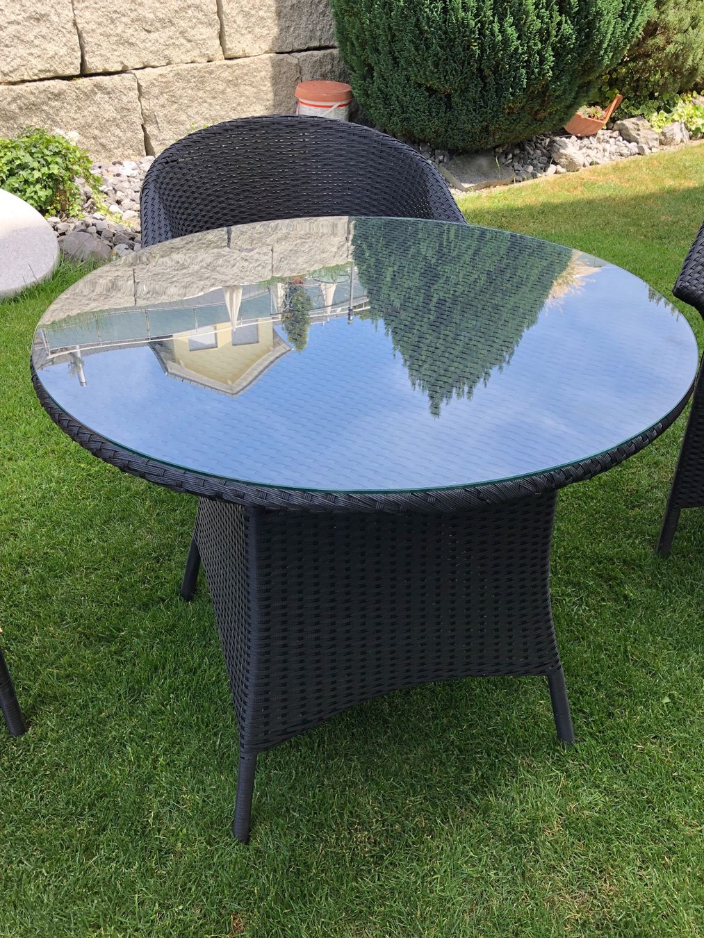 Set de table et chaises: Gartentisch Polyrattan mit vier Stühlen – D'occasion à Müswangen par Strizzi2013 2