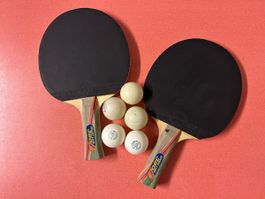 Tischtennisschläger Sport Line 380 inkl. Bälle gut erhalten.