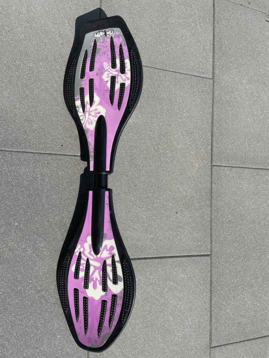 Skateboards: Waveboard Pink Floral Design - Great for Summer Fun! – Usato da Pfaffhausen venduto da ame_2q5n