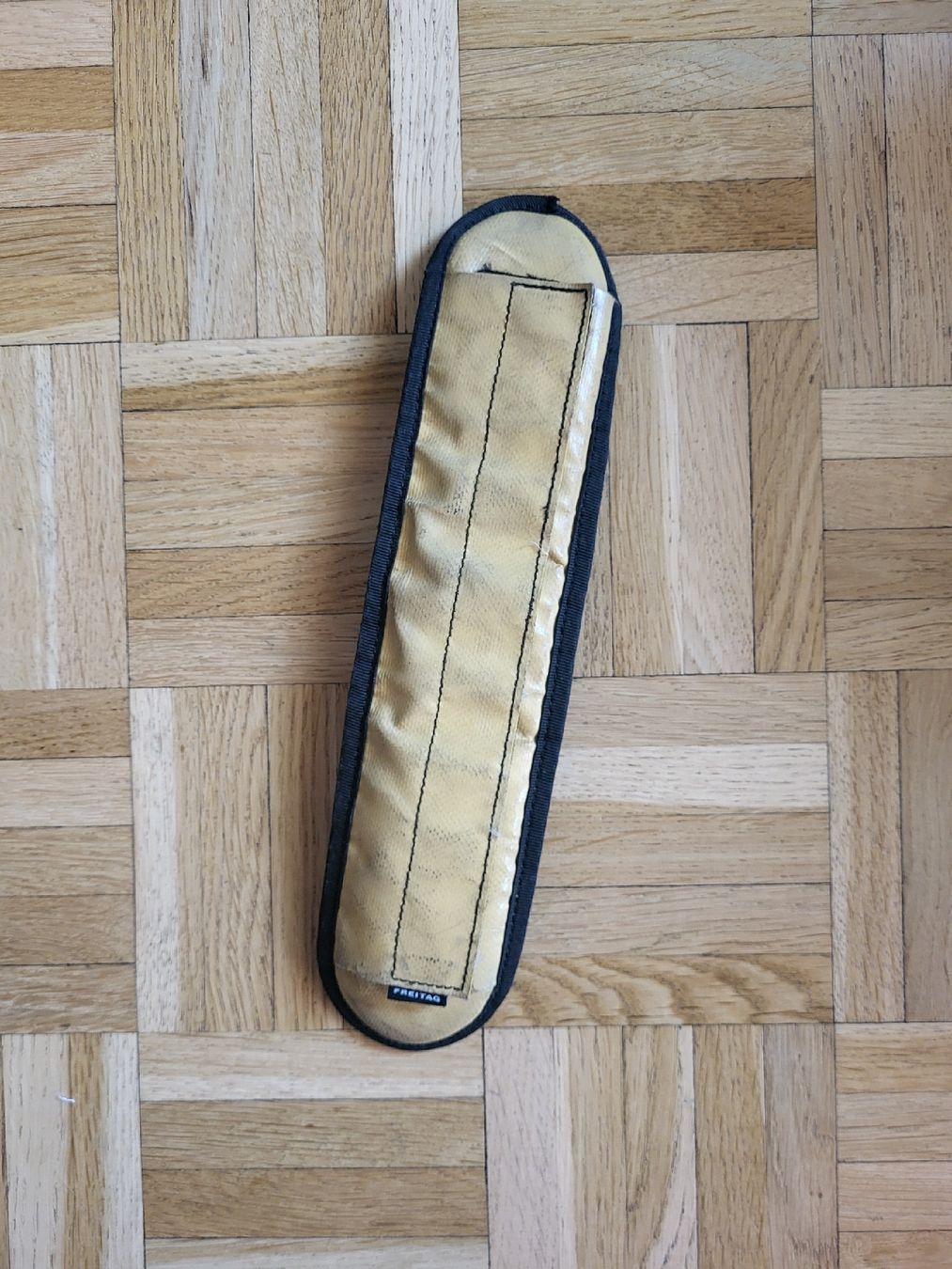 Freitag Altro in  Abbigliamento & Accessori: Freitag F03 Shoulder pad – Usato da Genève venduto da Poupoulita