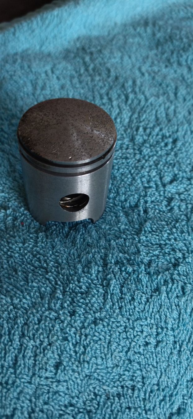 Parti ricambio per ciclomotori: Mofa Kolben 38mm x 47mm – Usato da Fahrni b. Thun venduto da Bergers_occasionen