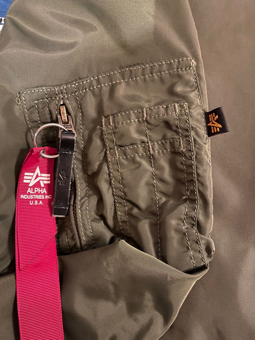 Alpha Industries Jacken: Alpha Industries Bomber Jacket – Gebraucht aus Lausanne von Davde92 2