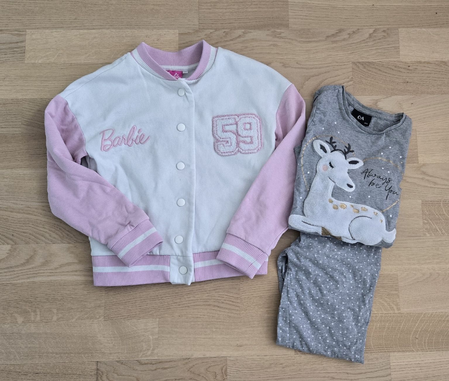 Ensembles coordonnés: Barbie Jacket und  Pyjama 134  – D'occasion à Sarmenstorf par Lunares_Mare