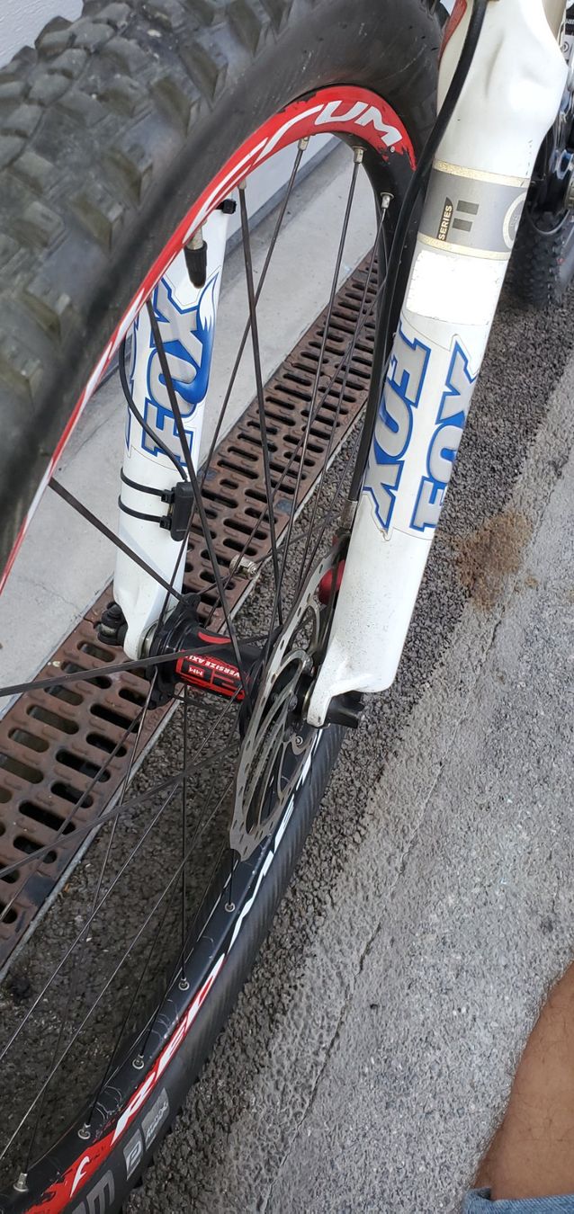Specialized Biciclette: Specialized Epic Expert Carbon – Usato da Luzern venduto da ote_bx5w 7