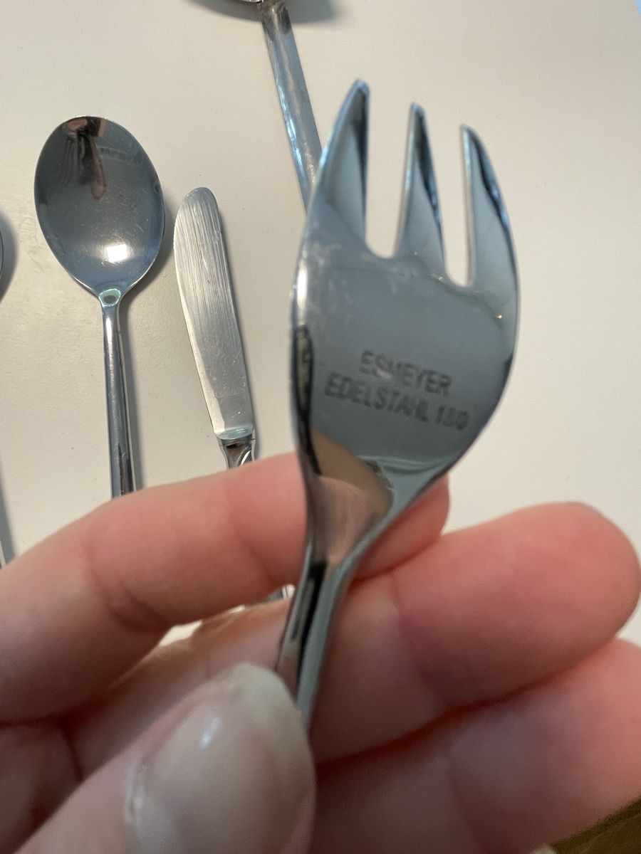 Set di posate: Besteck Messer, Gabeln, Löffel Konvolut – Usato da Niederbüren venduto da poschti 3