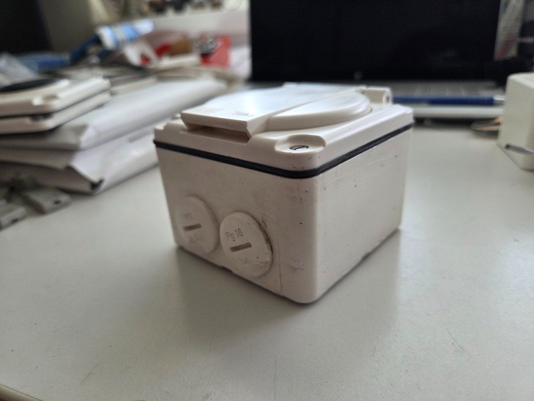 Feller Stecker: Feller NAP Nass Steckdose T13 Typ13 – Gebraucht aus Zürich von Alibaba1234 1