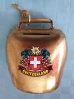 Schelle Kässeli Spardose Souvenir Switzerland Schlüssel