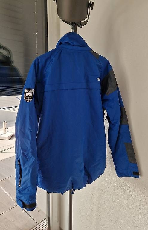 Jacken: Ski-Snowboard-Winterjacke – Gebraucht aus Gümligen von Glocor 1