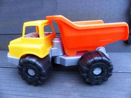Lastwagen für tolle Baumeister/innen