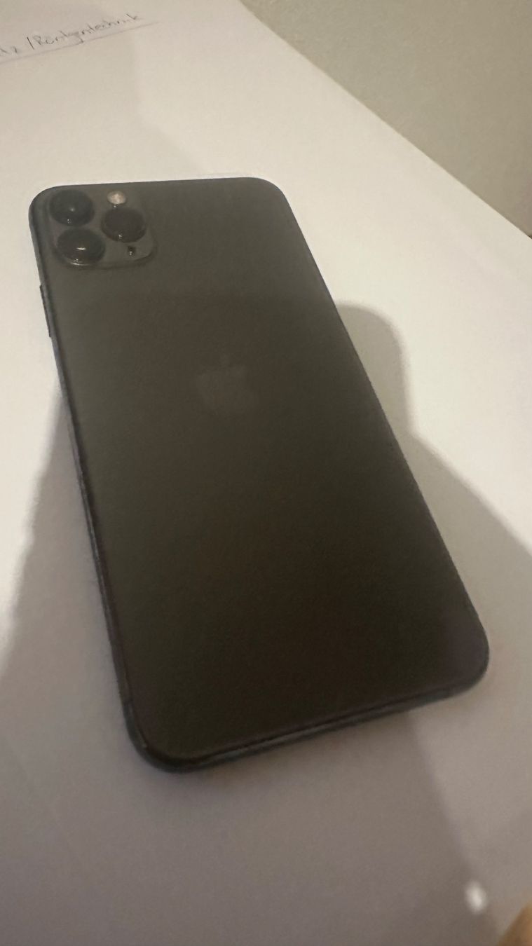 Apple Portables: Iphone 11 Pro Max – D'occasion à Möhlin par Andidimeier