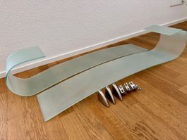 Design Glasregal mit Wandhalterungen