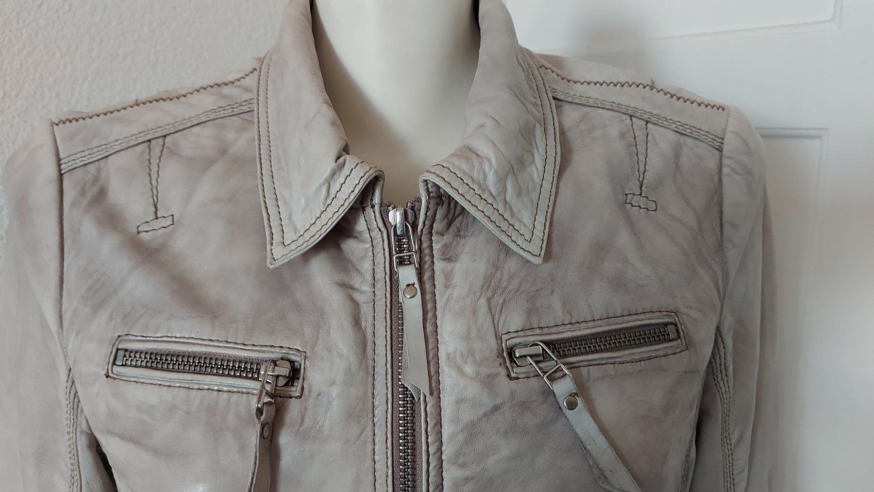Giacche: Leder Jacke Grau gr.38 – Usato da Nebikon venduto da Draga25 1