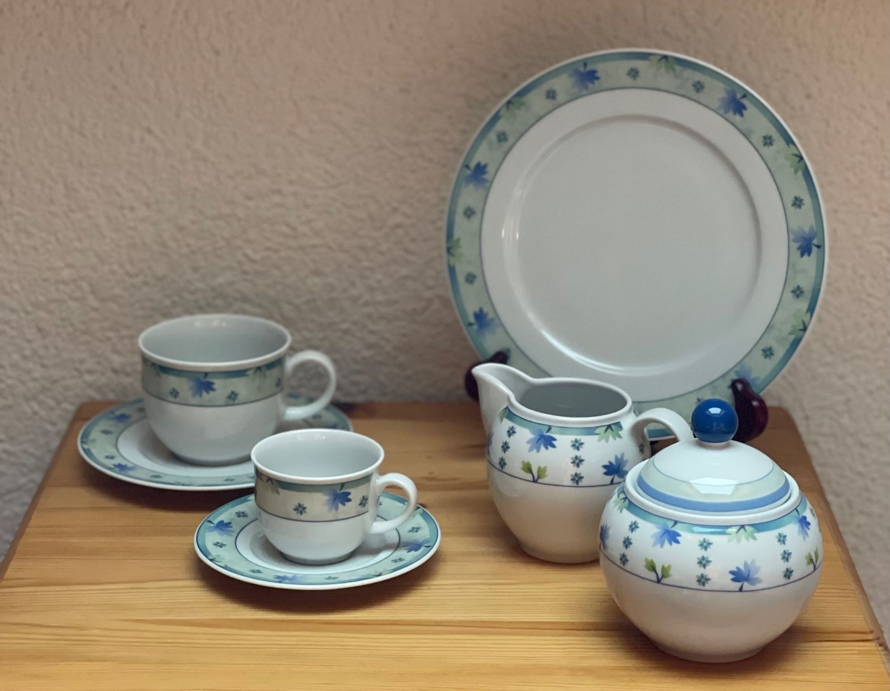 Set di piatti: Kaffeeservice BAVARIA Mitterteich Germany – Nuovo (secondo la descrizione) da Niederwil AG venduto da Allegra-9 1