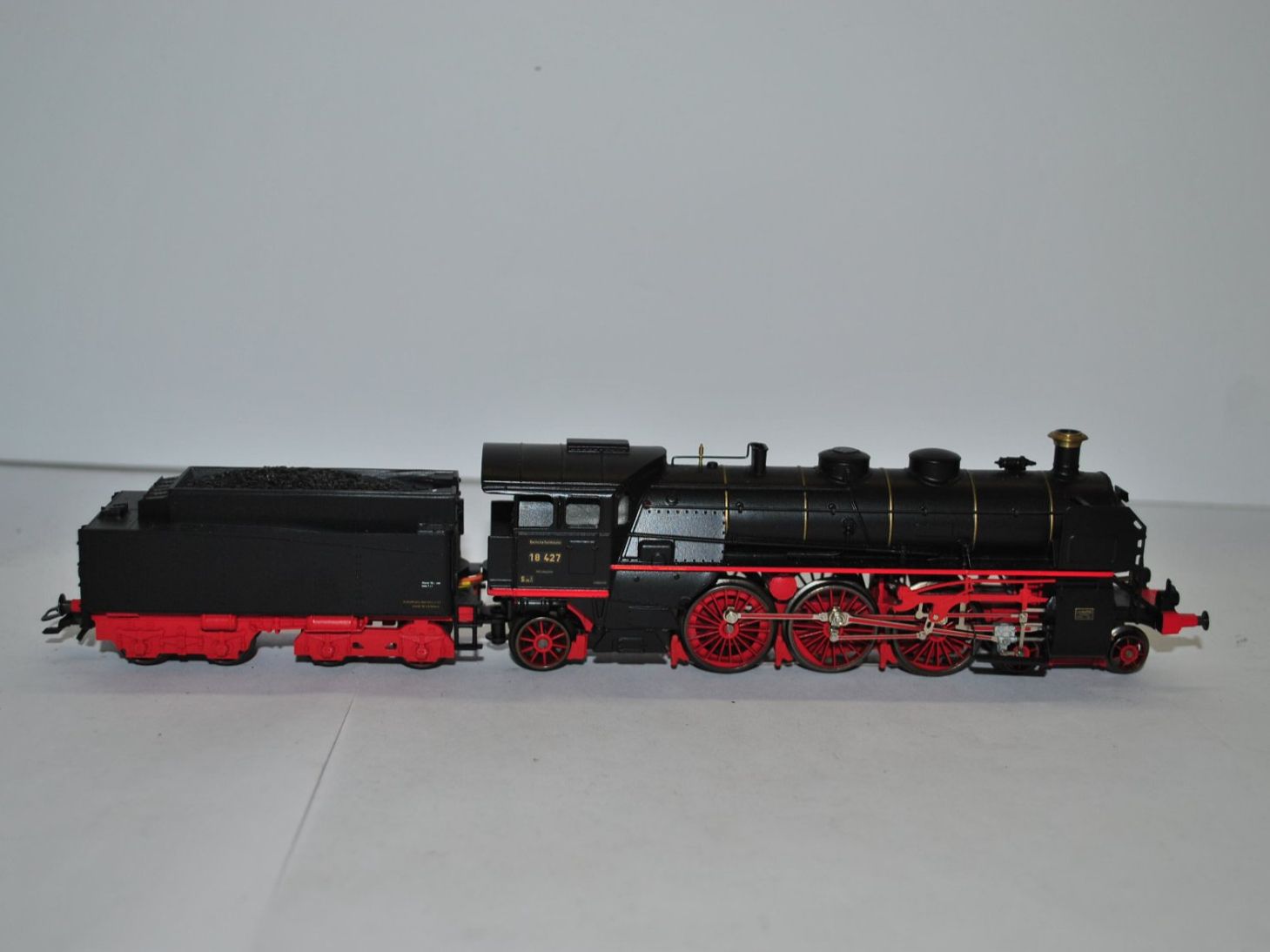 Märklin Modellini di ferrovie: Märklin Dampflok DR (CSK1686) – Usato da Aarwangen venduto da Bahnsupport 1