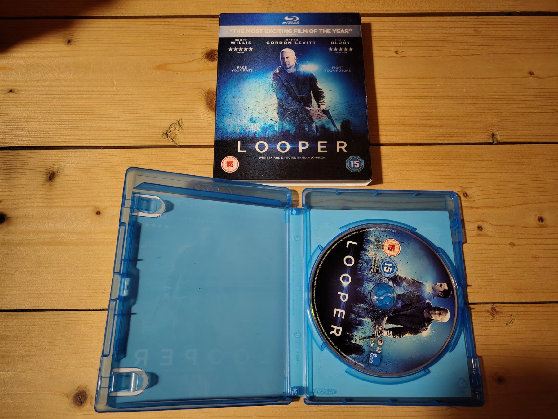 Tous les DVDs: Looper – D'occasion à Wasterkingen par Palu17 1