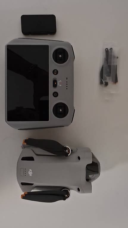 RC Modellbau: DJI Mini 3 Pro + DJI RC avec écran 249g – Gebraucht aus Neuchâtel von Vito-rocco