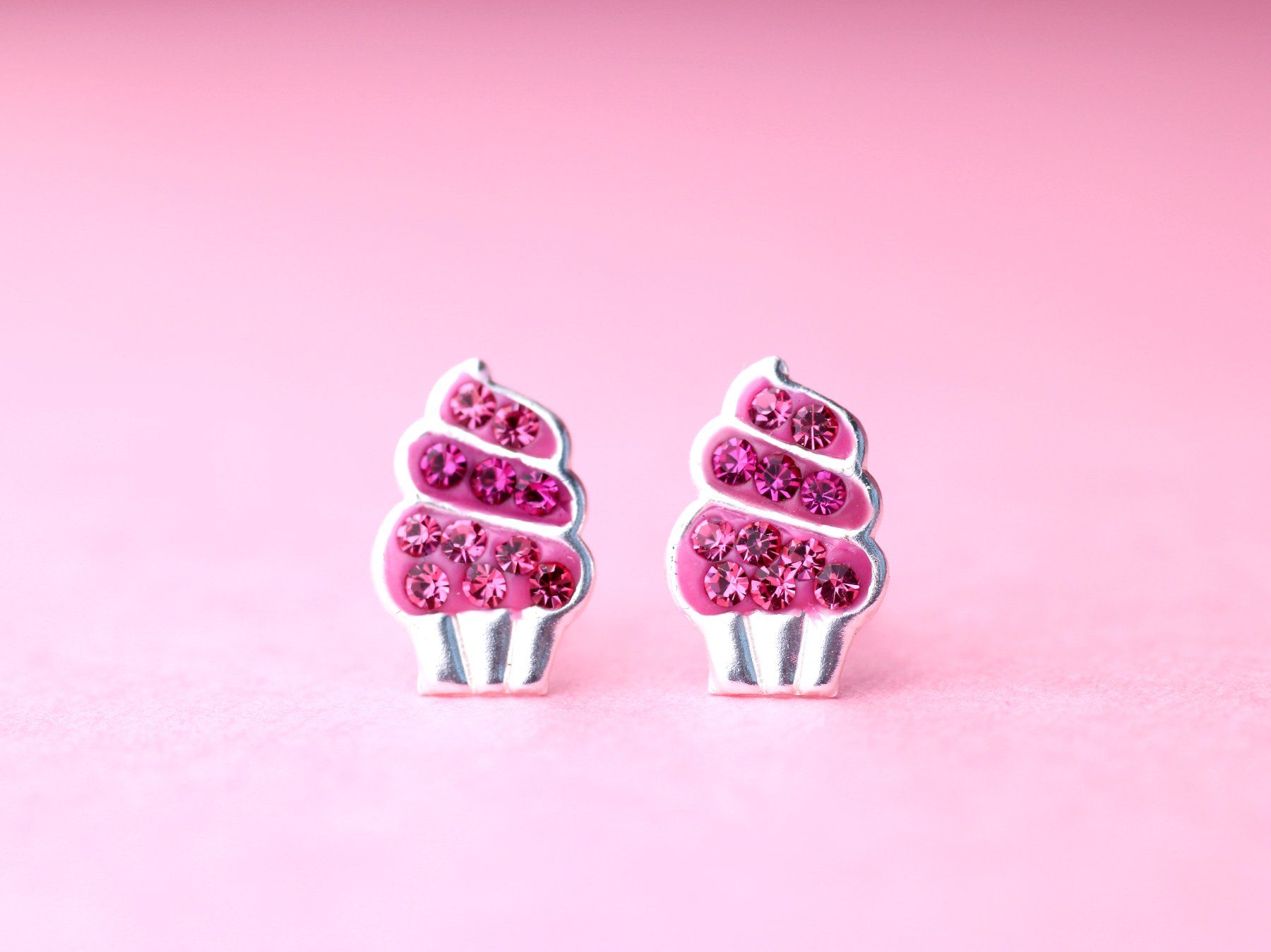 Orecchini pendenti & Orecchini a lobo: Kinder Ohrringe CUPCAKE Sterling Silber – Nuovo e nell'imballaggio originale da Stallikon venduto da Bergli18
