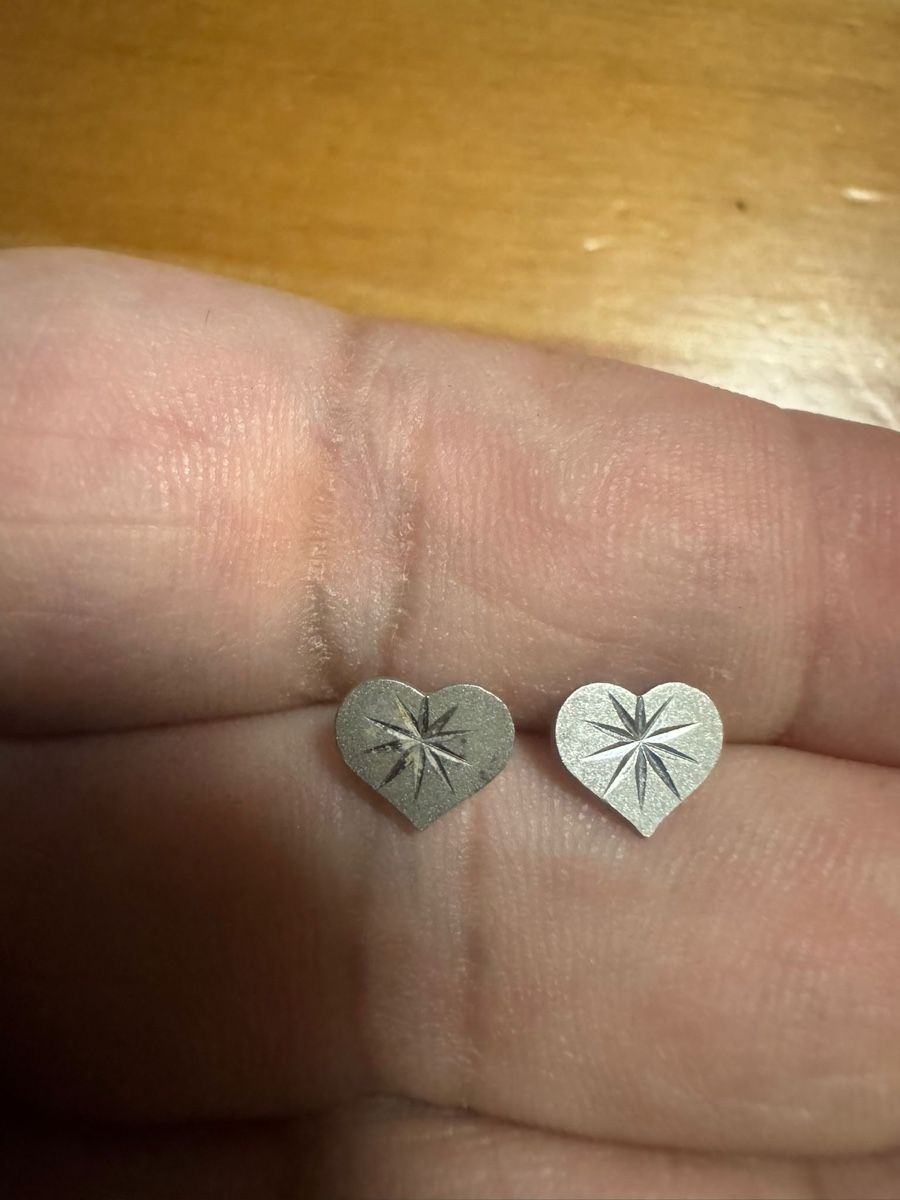 Ohrringe & -stecker: Ohrenringe Stecker Herford solten Silber sein – Gebraucht aus Basel von Ajscha7o1