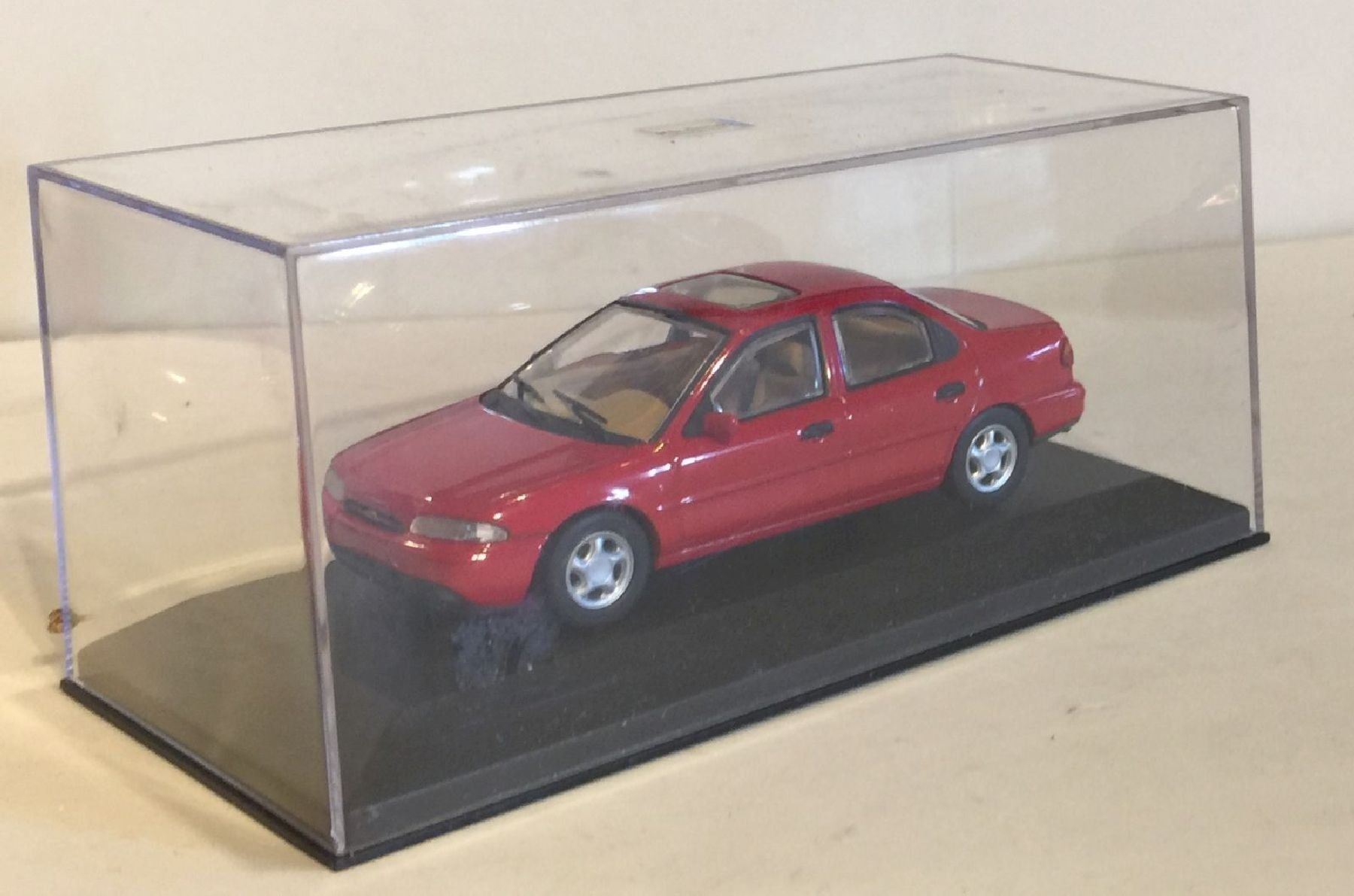 Minichamps Modellini d'auto: MINICHAMPS Ford Mondeo Limousine – Usato da Sonceboz-Sombeval venduto da Decolove 5